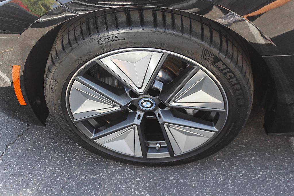 Thumbnail: 2023 BMW i4 - 21