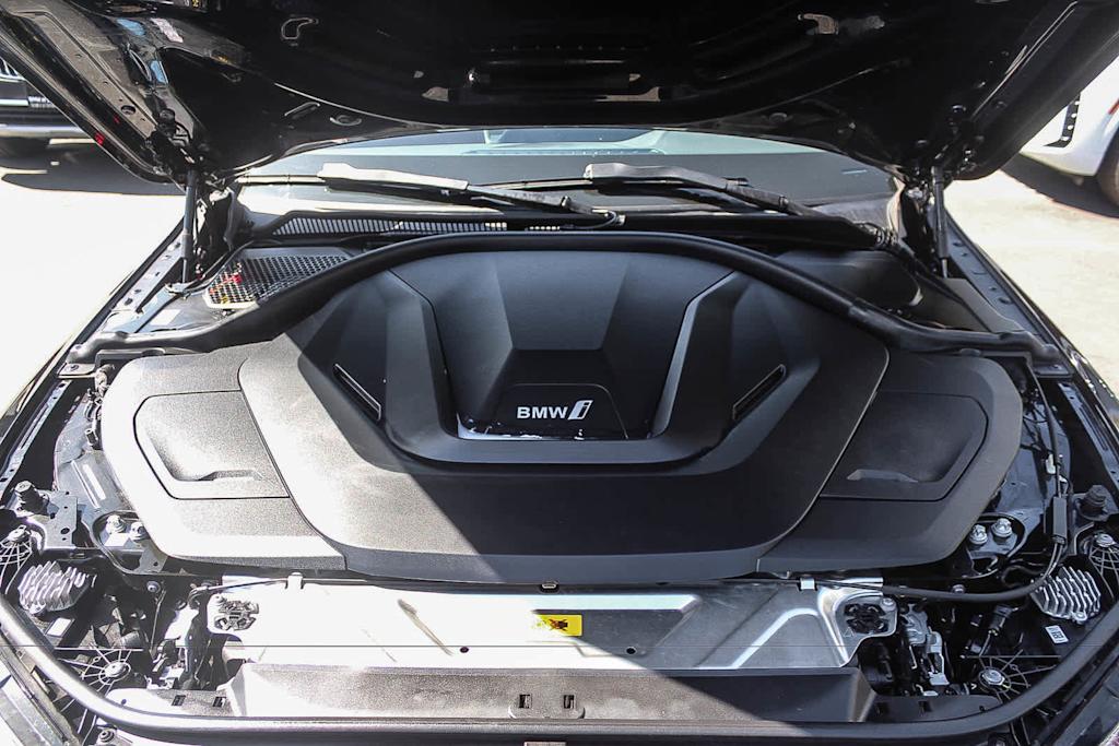 Thumbnail: 2023 BMW i4 - 6