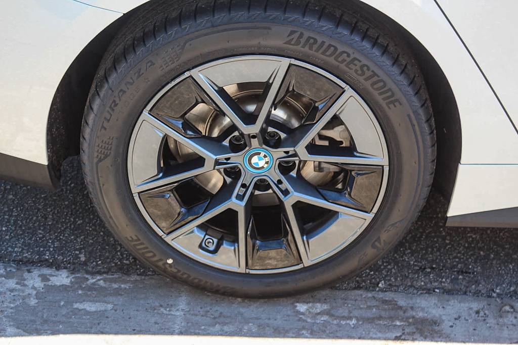 Thumbnail: 2023 BMW i4 - 7