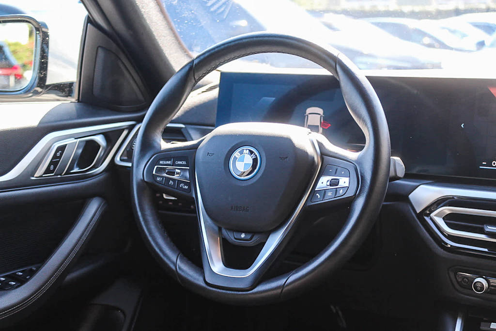 Thumbnail: 2023 BMW i4 - 9