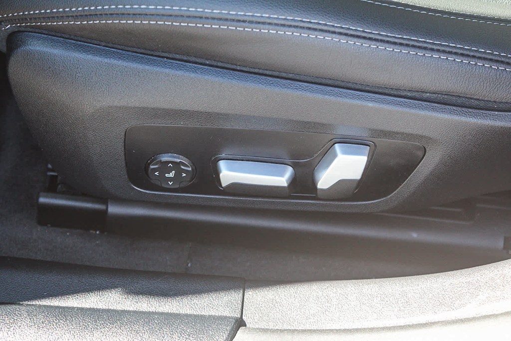 Thumbnail: 2023 BMW i4 - 25