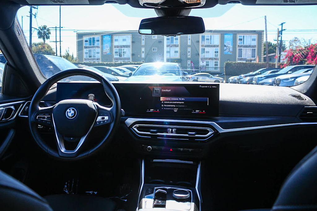 Thumbnail: 2023 BMW i4 - 2