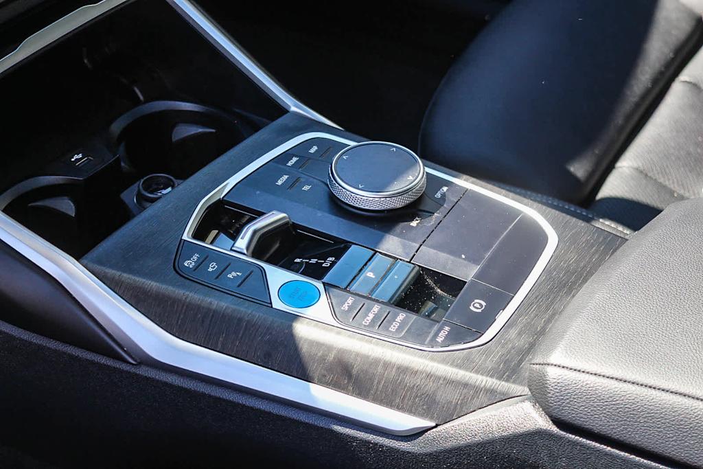 Thumbnail: 2023 BMW i4 - 15