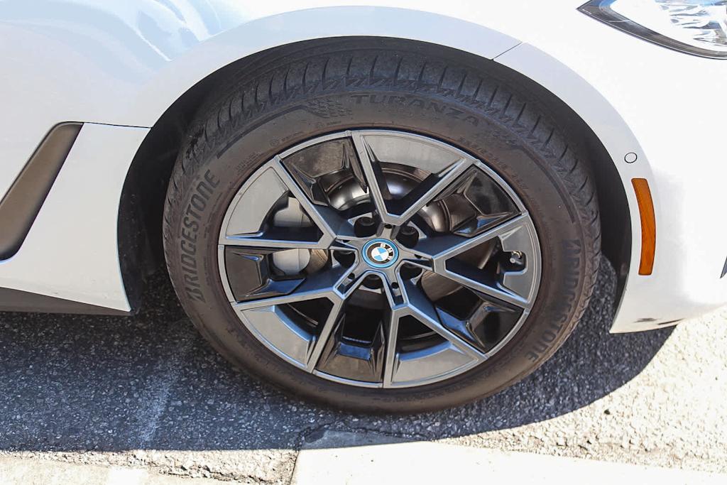 Thumbnail: 2023 BMW i4 - 20