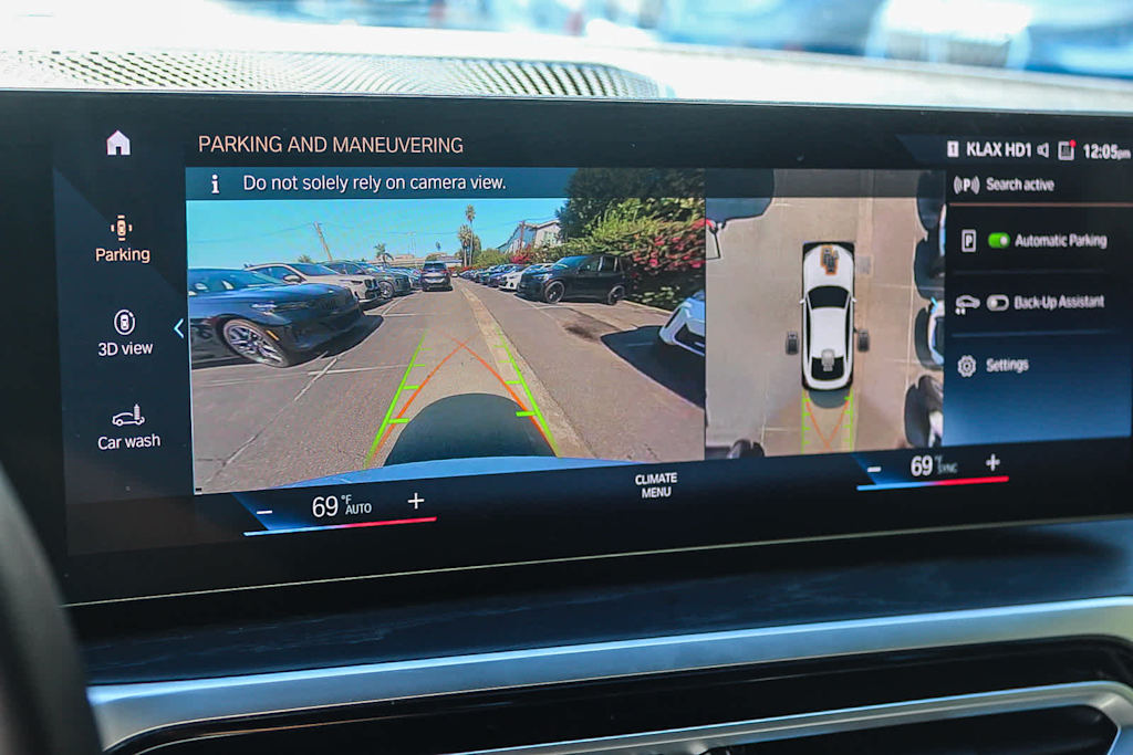 Thumbnail: 2023 BMW i4 - 27