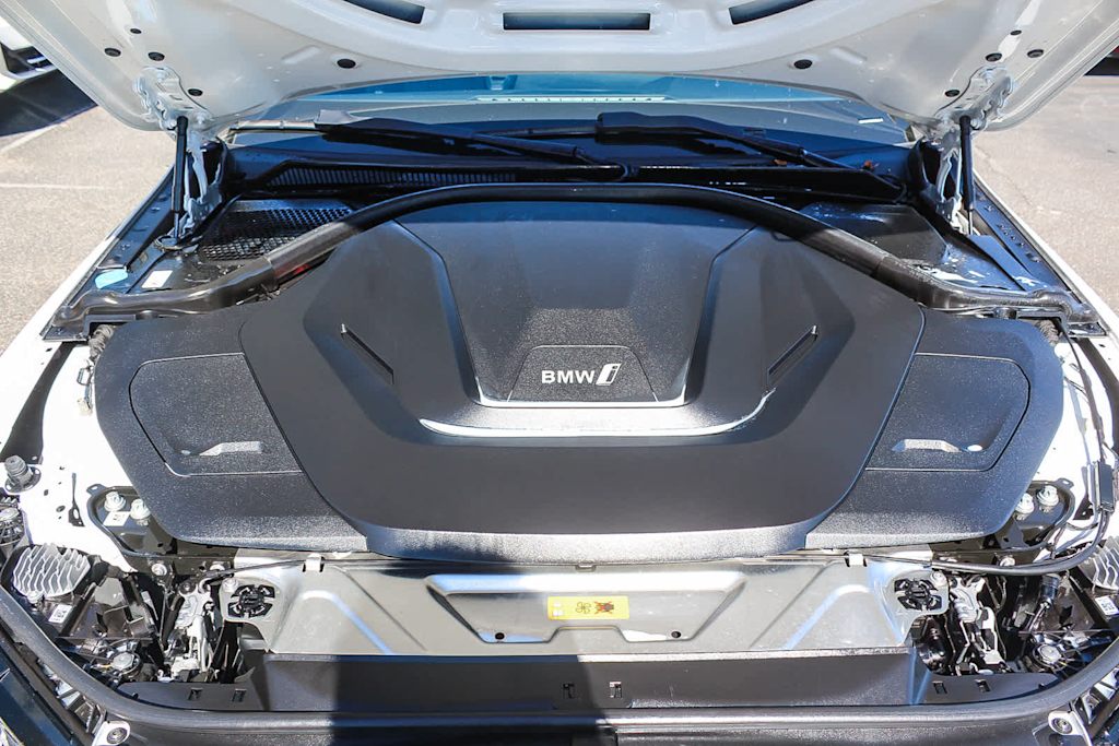 Thumbnail: 2023 BMW i4 - 8