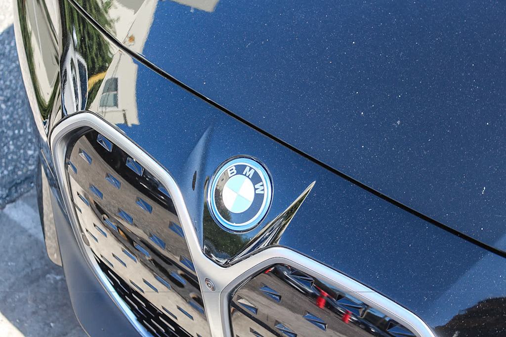 Thumbnail: 2023 BMW i4 - 21