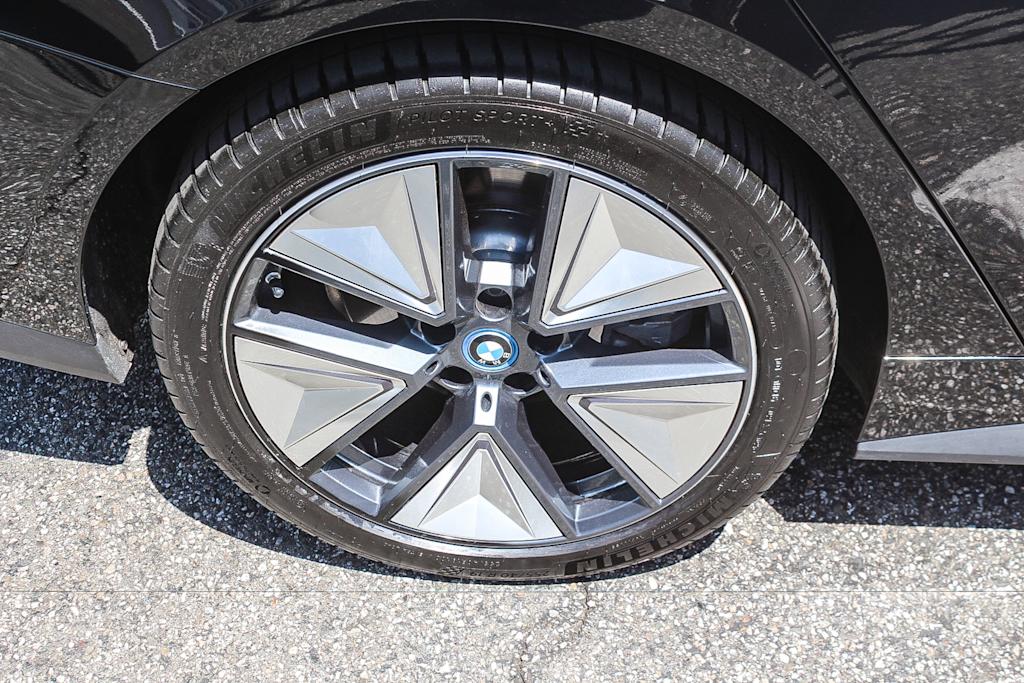 Thumbnail: 2023 BMW i4 - 6