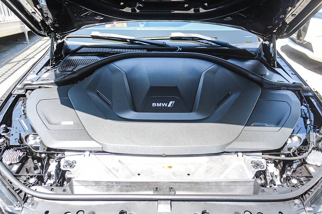Thumbnail: 2023 BMW i4 - 7