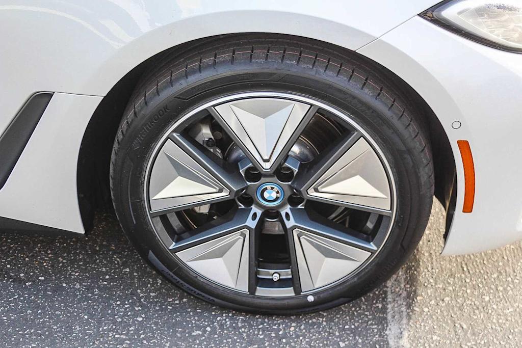 Thumbnail: 2023 BMW i4 - 21