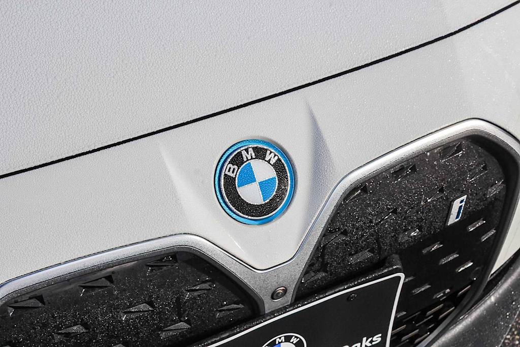 Thumbnail: 2023 BMW i4 - 22