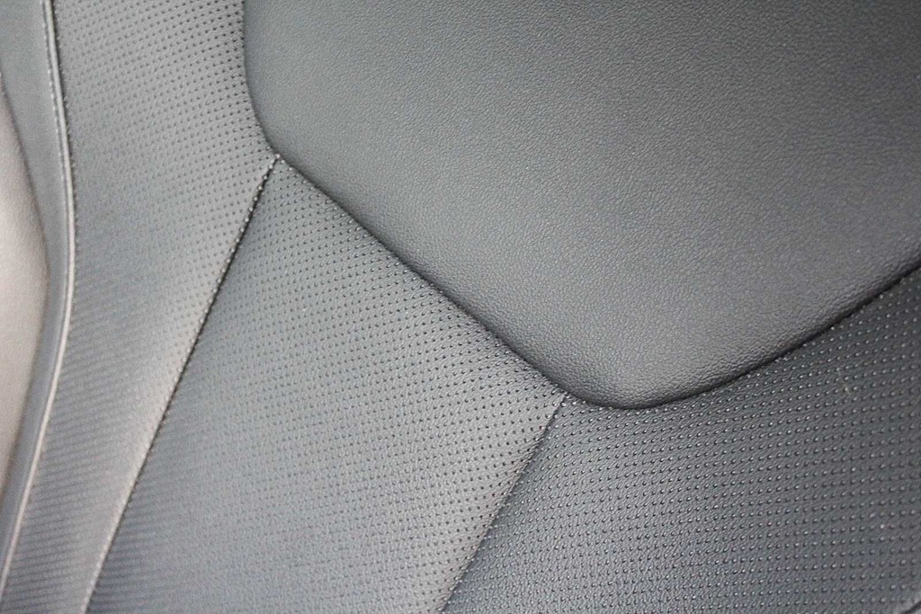 Thumbnail: 2023 BMW i4 - 10