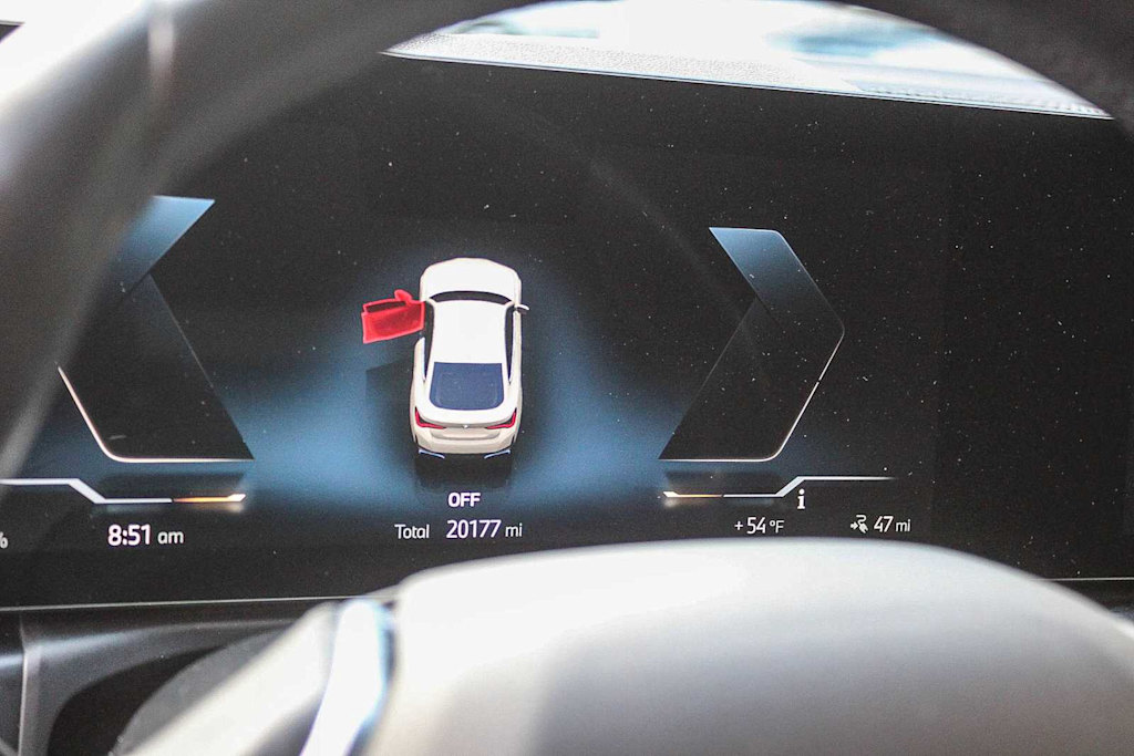 Thumbnail: 2023 BMW i4 - 16