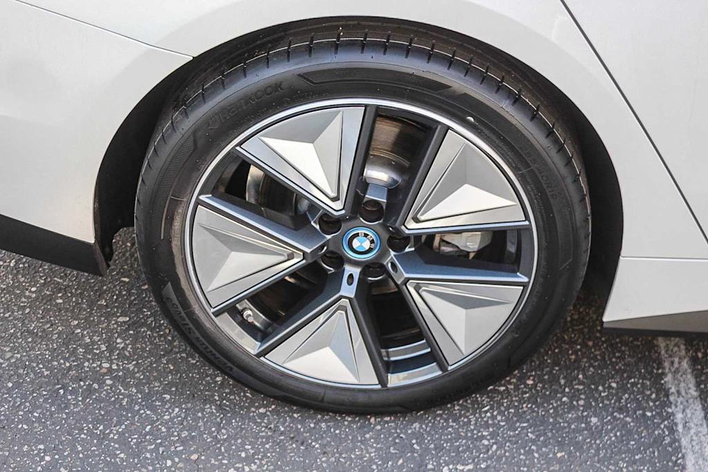 Thumbnail: 2023 BMW i4 - 7