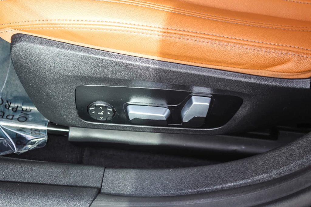 Thumbnail: 2023 BMW i4 - 25