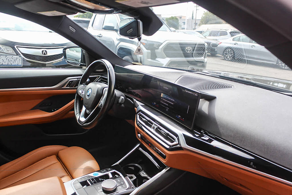 Thumbnail: 2023 BMW i4 - 10