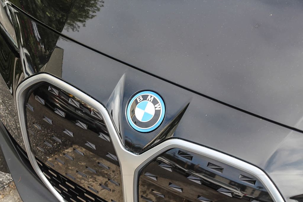 Thumbnail: 2023 BMW i4 - 22