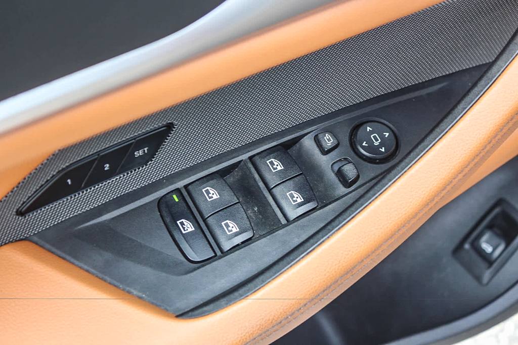 Thumbnail: 2023 BMW i4 - 24