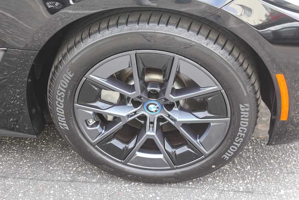 Thumbnail: 2023 BMW i4 - 21