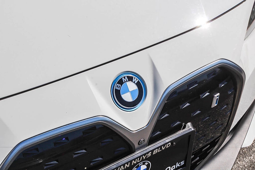 Thumbnail: 2023 BMW i4 - 22