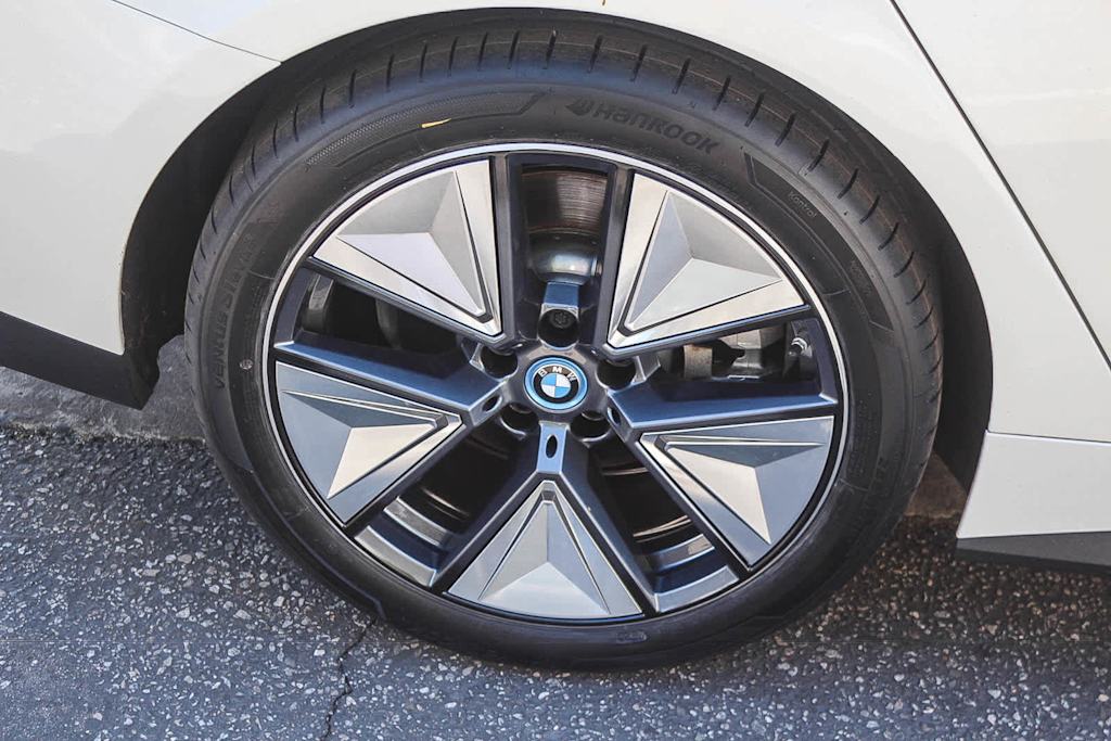 Thumbnail: 2023 BMW i4 - 7