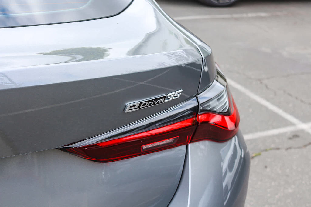 2024 BMW i4 eDrive35 27