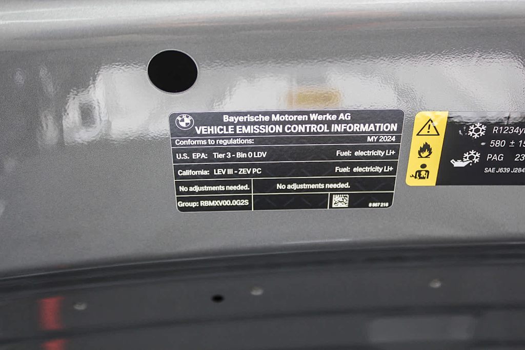 2024 BMW i4 eDrive35 28