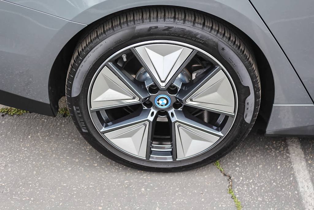 2024 BMW i4 eDrive35 7