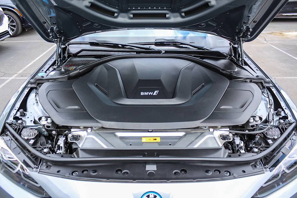2024 BMW i4 eDrive35 8