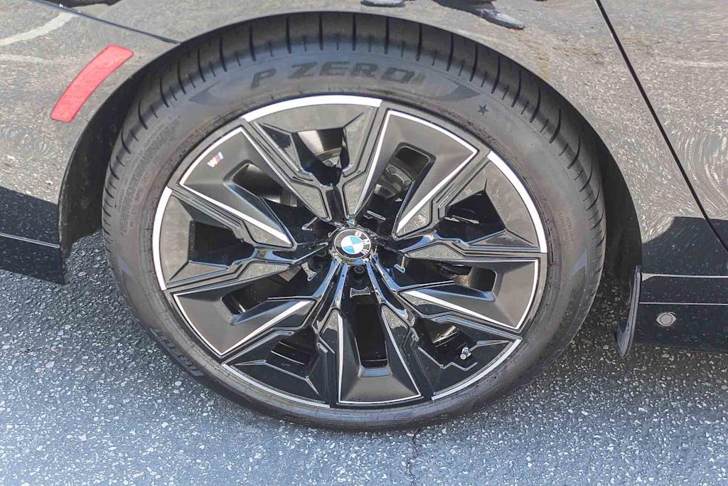 Thumbnail: 2025 BMW i7 - 7