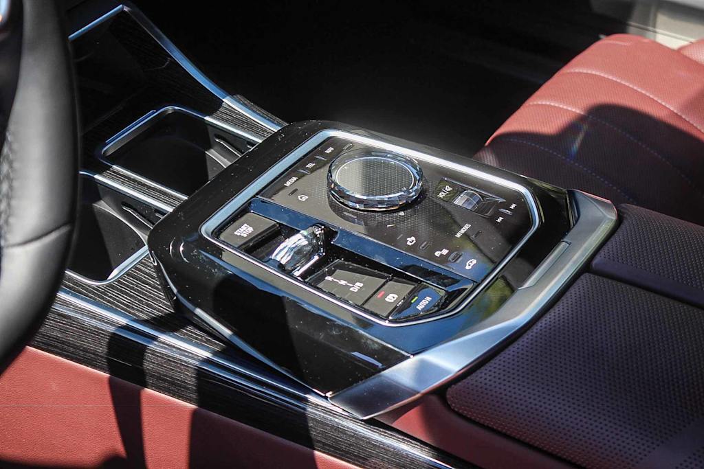Thumbnail: 2025 BMW i7 - 15