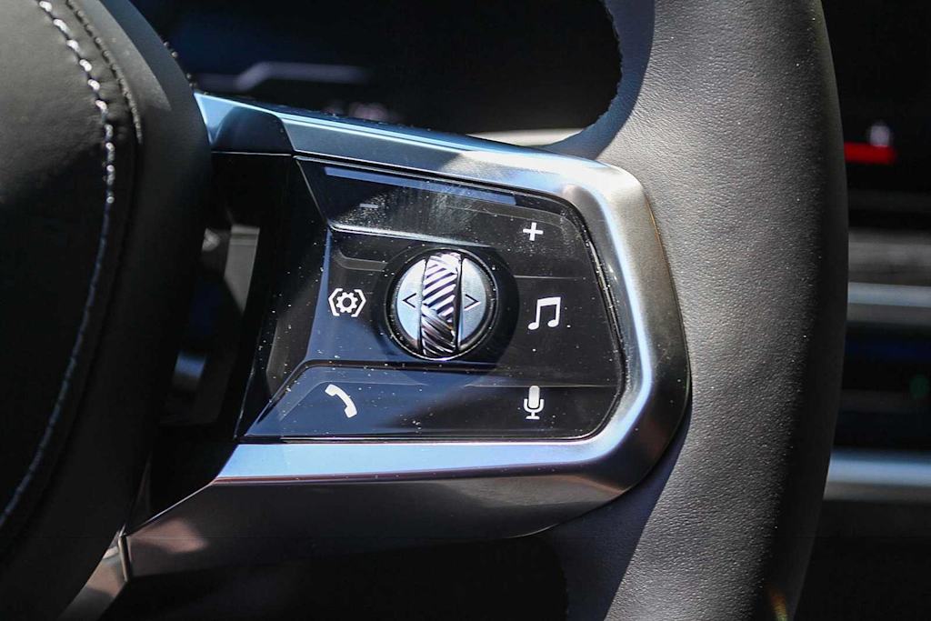 Thumbnail: 2025 BMW i7 - 40