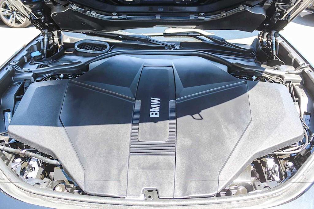 Thumbnail: 2025 BMW i7 - 8