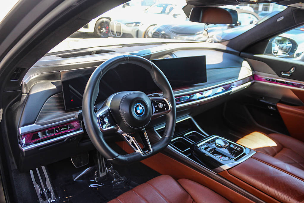 Thumbnail: 2023 BMW i7 - 13