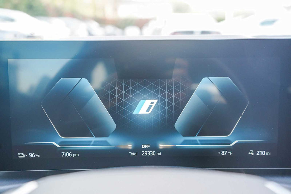 Thumbnail: 2023 BMW i4 - 15