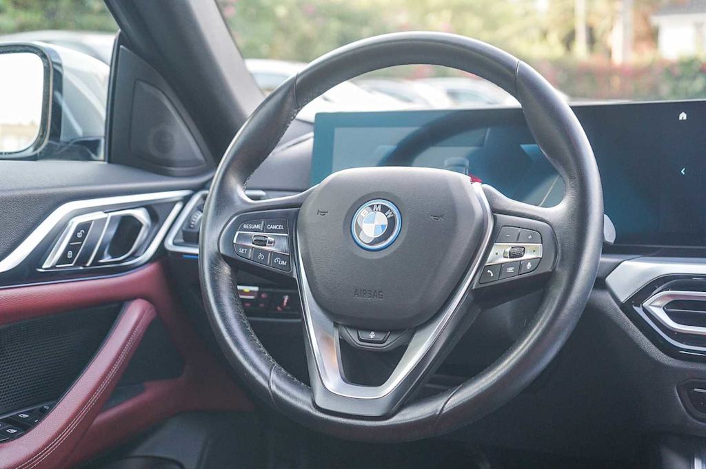 Thumbnail: 2023 BMW i4 - 12