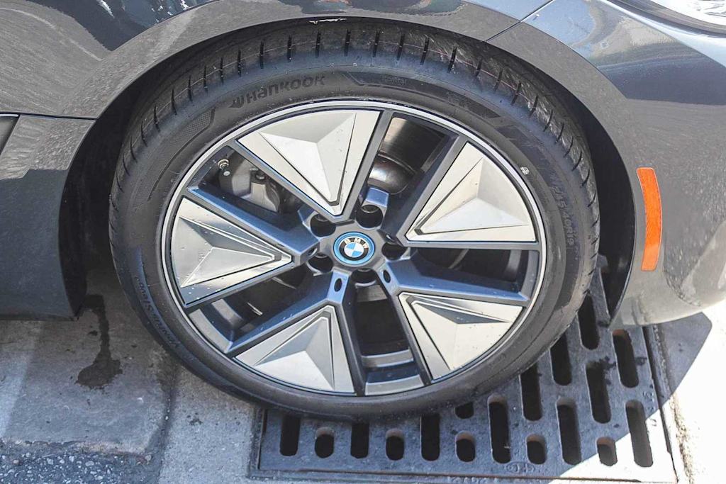 Thumbnail: 2023 BMW i4 - 30