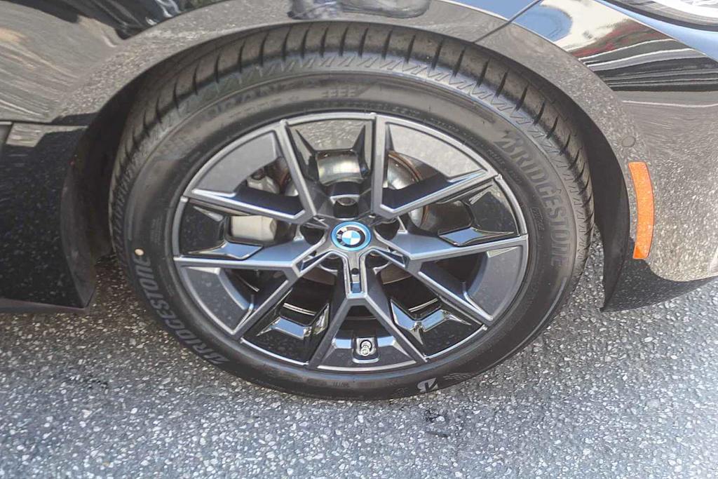 Thumbnail: 2023 BMW i4 - 20
