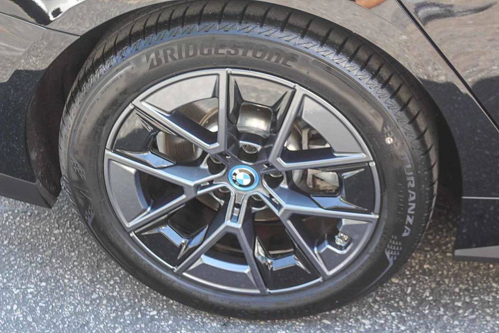 Thumbnail: 2023 BMW i4 - 5