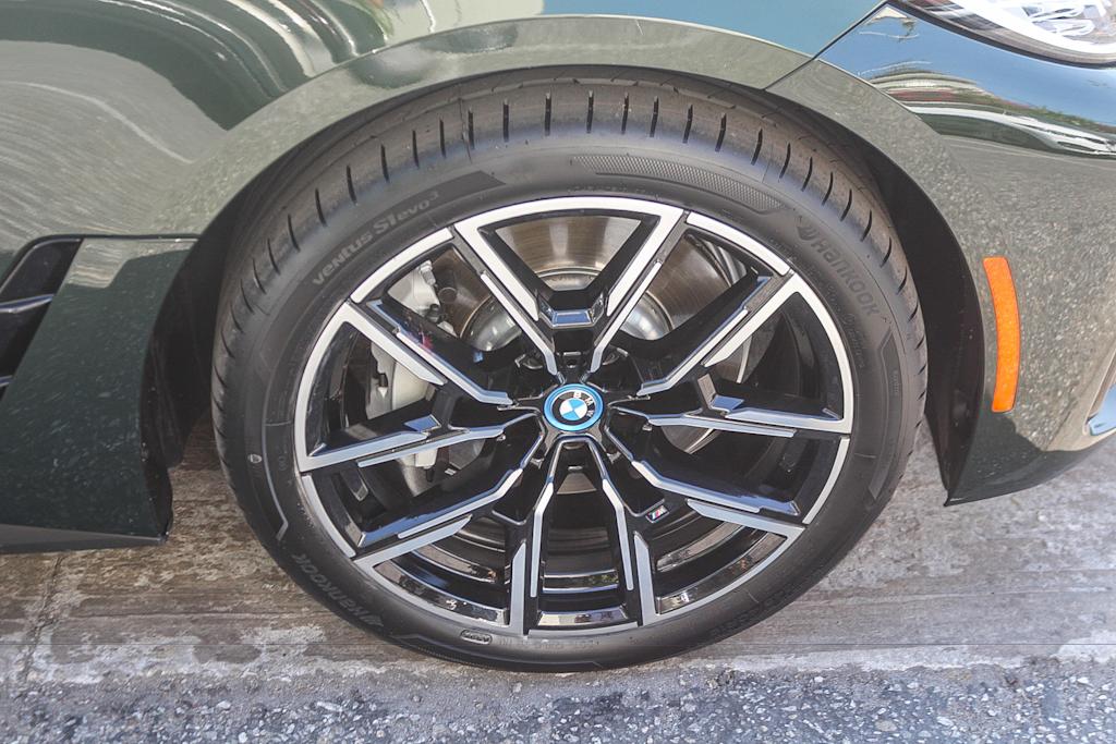 Thumbnail: 2023 BMW i4 - 21