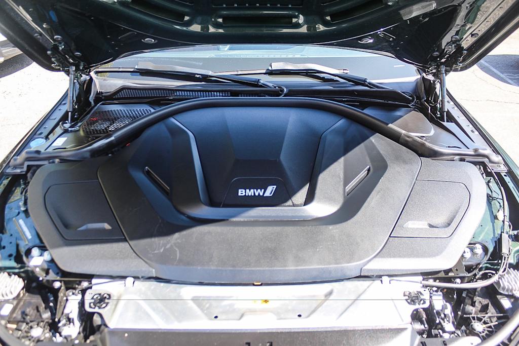 Thumbnail: 2023 BMW i4 - 8