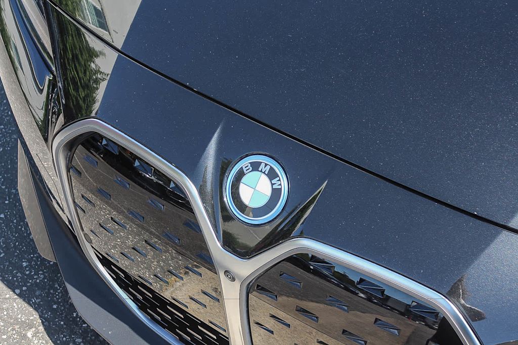 Thumbnail: 2023 BMW i4 - 19