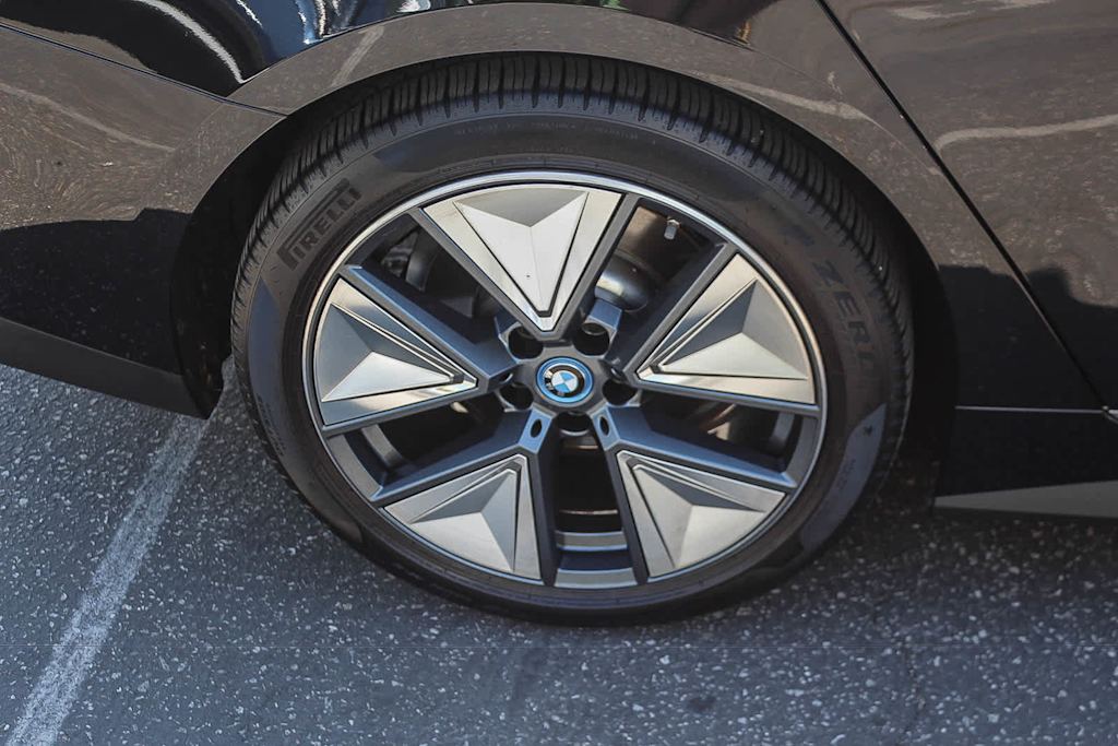 Thumbnail: 2023 BMW i4 - 7