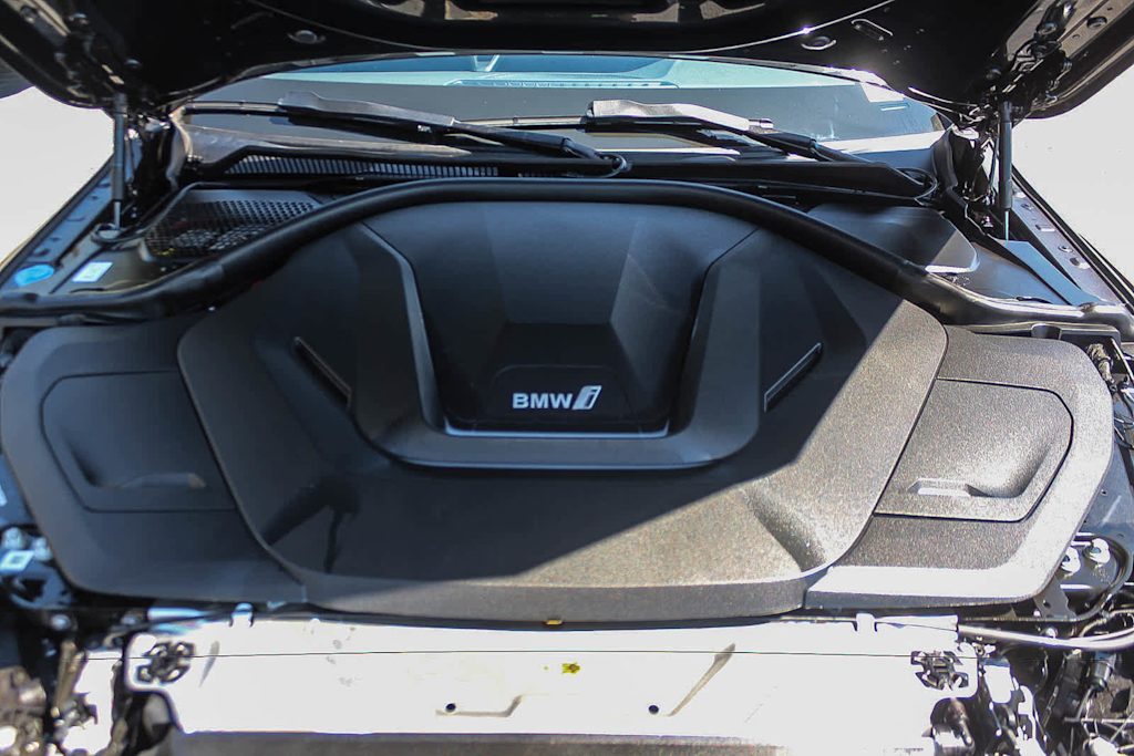 Thumbnail: 2023 BMW i4 - 8