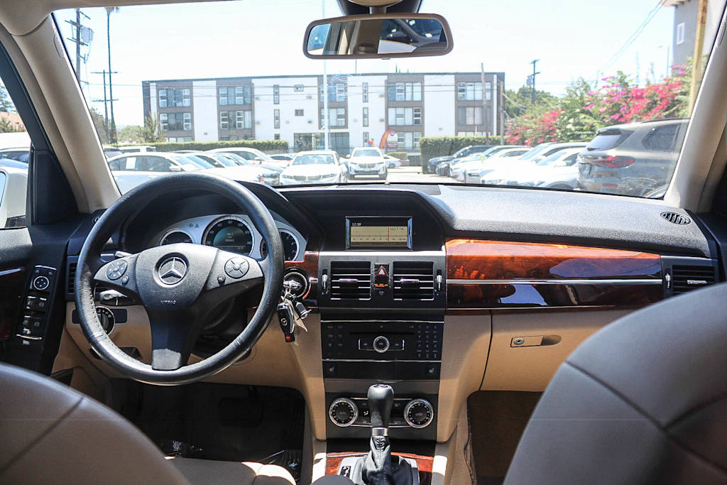 Thumbnail: 2010 Mercedes-Benz GLK - 2