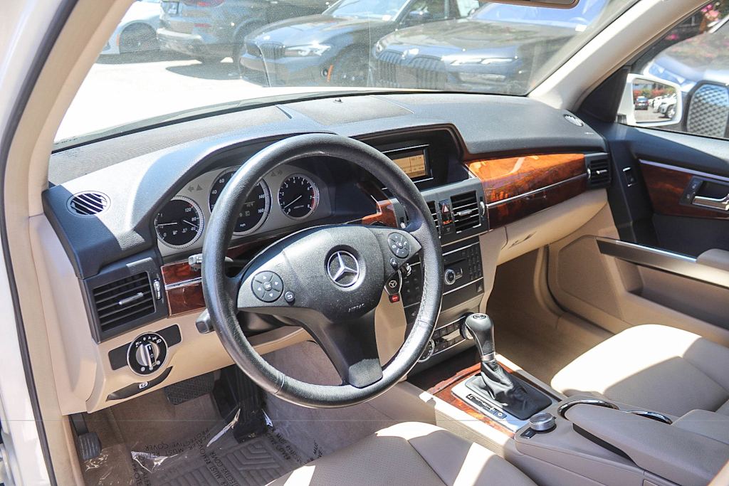 Thumbnail: 2010 Mercedes-Benz GLK - 13