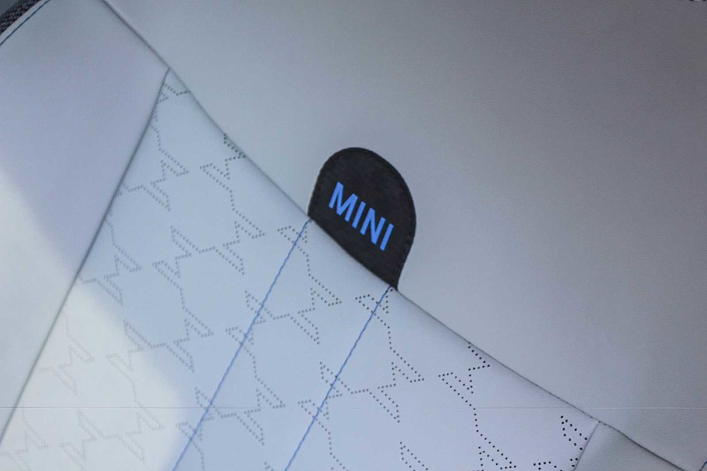 Thumbnail: 2025 MINI Cooper - 26