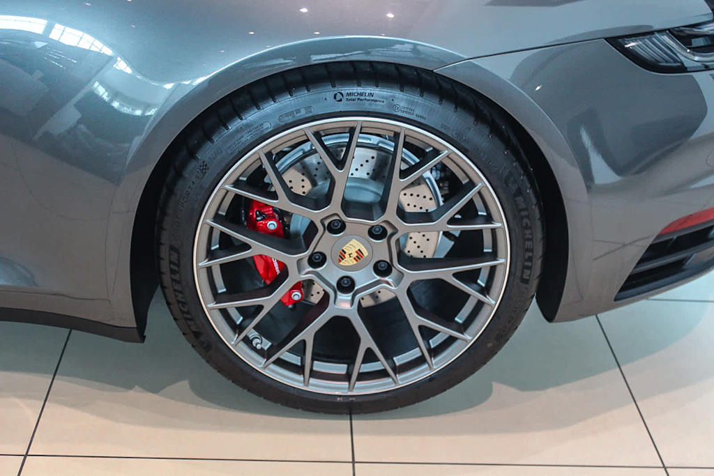 2024 Porsche 911 Carrera 4S 6