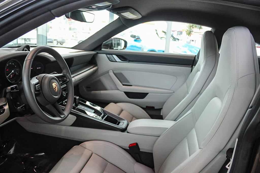 2024 Porsche 911 Carrera 4S 8