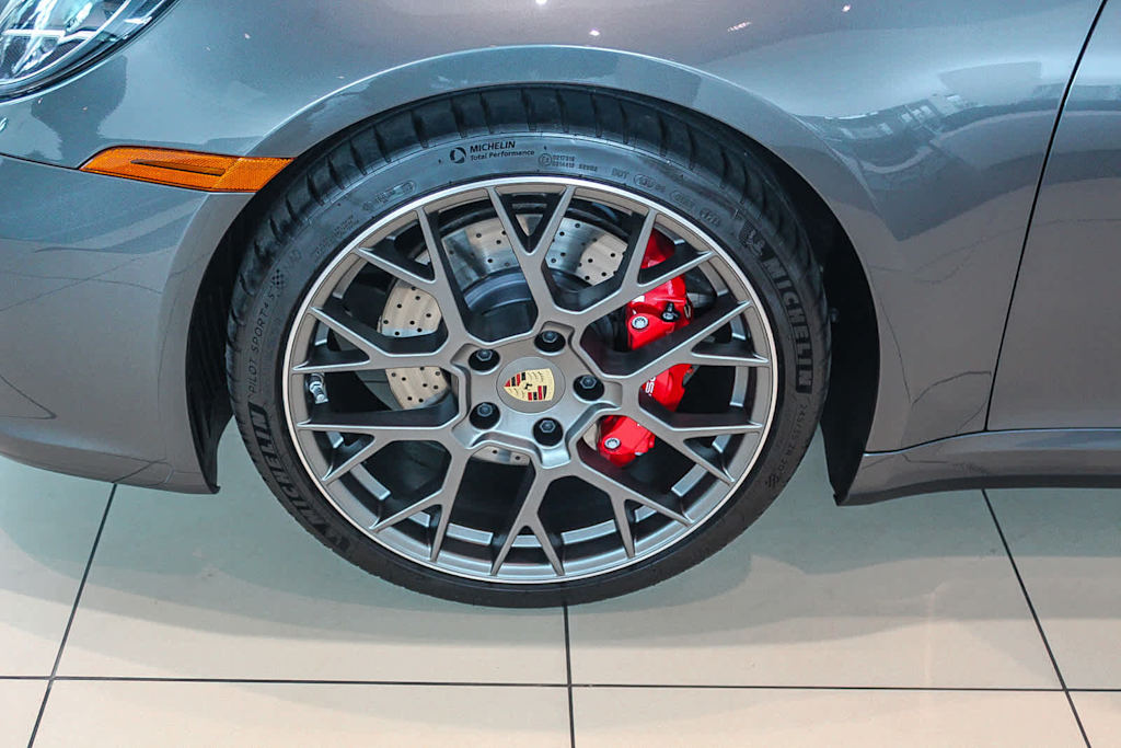 2024 Porsche 911 Carrera 4S 18